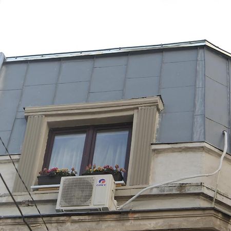 Studio Yellow - Piata Victoriei Bukarest Exteriör bild